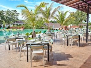 Breakfast, lunch, dinner and brunch served - TAG RESORT  (Coron)