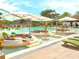 2 個室外泳池；09:00 至 21:00 開放；免費小屋、泳池傘