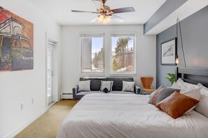 2 Schlafzimmer, hochwertige Bettwaren, Bügeleisen/Bügelbrett