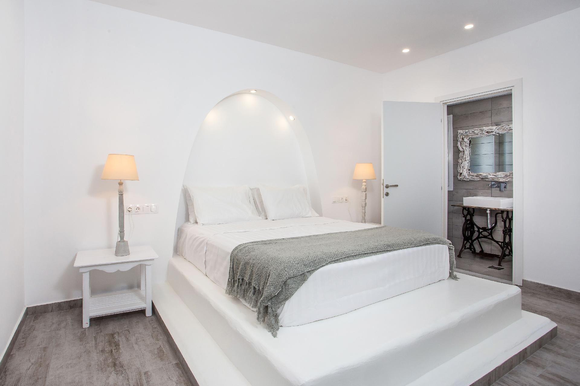 2 室のベッドルーム、アイロン / アイロン台