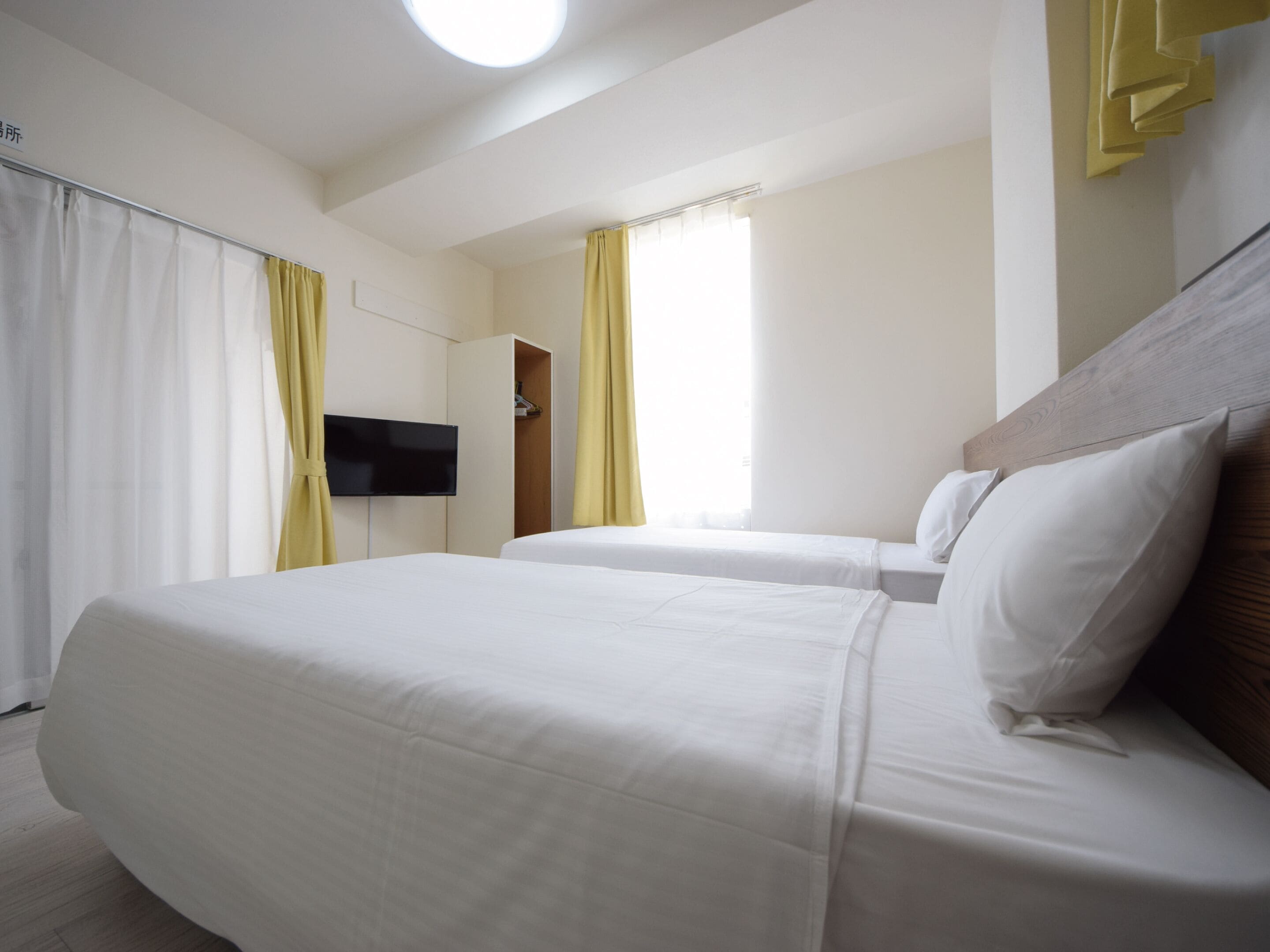 Twin Room, 2 Twin Beds, Non Smoking | Desk, free WiFi, bed sheets