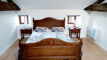 8 Schlafzimmer, BĂŒgeleisen/BĂŒgelbrett, Reisekinderbett, WLAN