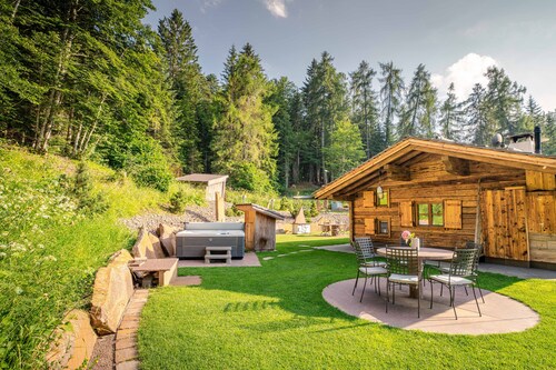 La Mendola Alm-Chalet dans le Trentin/Tyrol du Sud avec vue sur la montagne, sauna, jardin et Wi-Fi