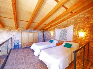 2 chambres, fer et planche Ă repasser, Wi-Fi gratuit, draps fournis