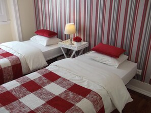 6 bedrooms, iron/ironing board, WiFi