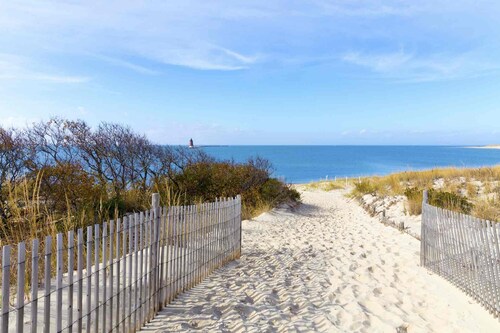Cute 2 BD, 2 BA Condo w/ Bayside Views, Steps to Pool, Tennis, Kayaking, and Other Activities!