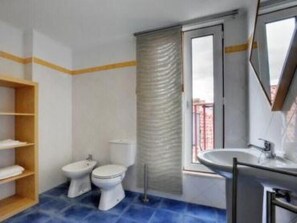 Baignoire, serviettes fournies