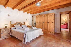 2 bedrooms, iron/ironing board, free WiFi, bed sheets - "Casa Rural Andresito" with Mountain Views, Pool, Wi-Fi, and Terrace (Pájara)