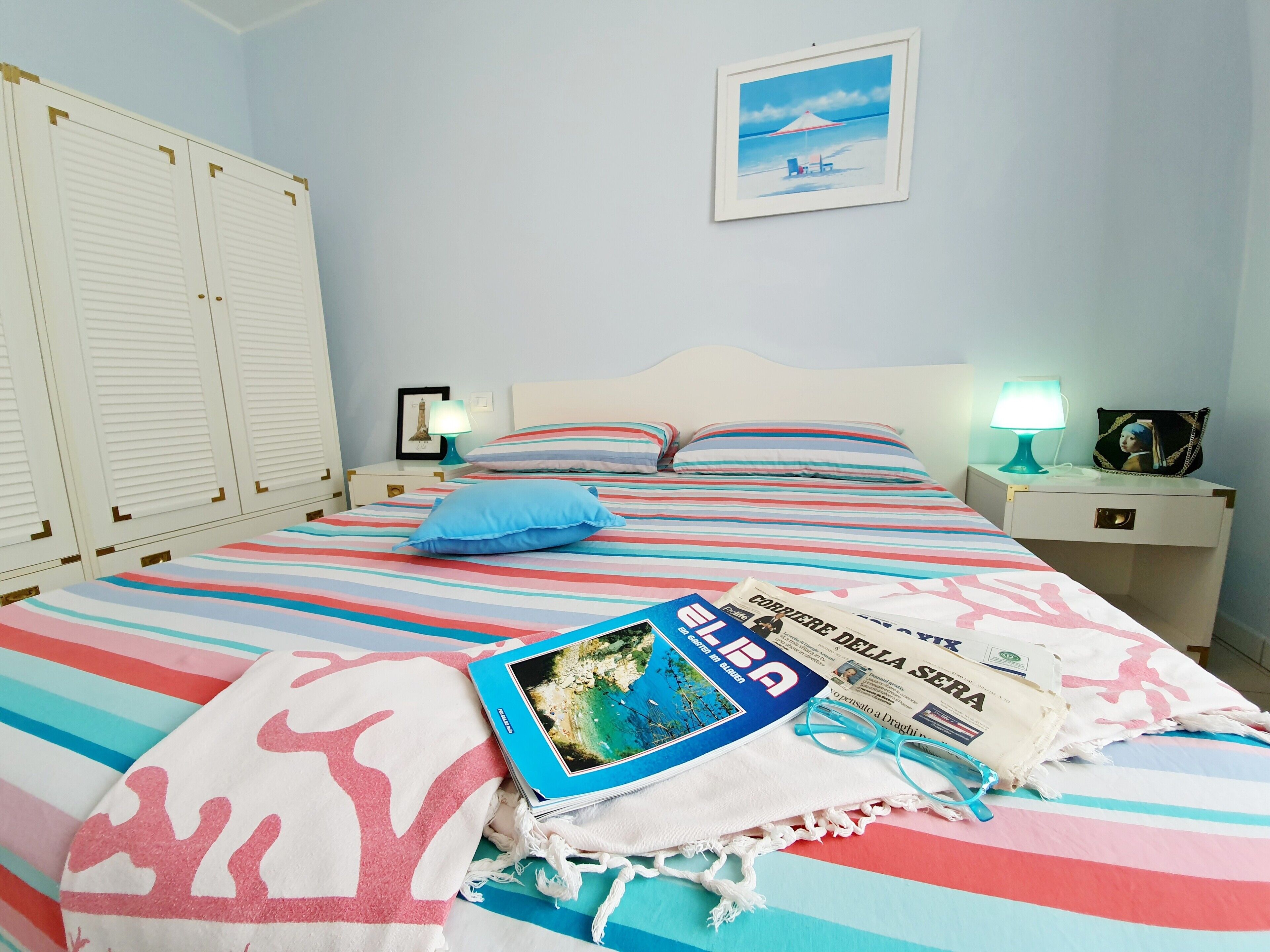 2 bedrooms, bed sheets