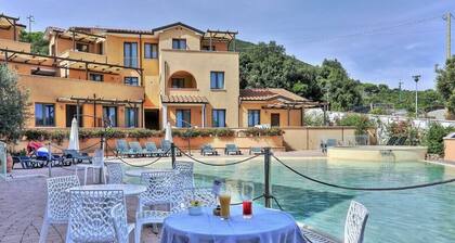 Ferienwohnung "La Pergola al Cavo" mit Meerblick, Pool & Terrasse