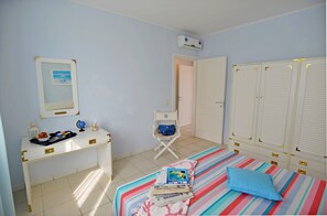 2 bedrooms, bed sheets