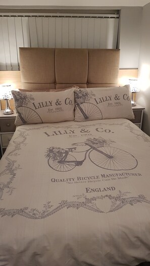 2 室のベッドルーム、WiFi、ベッドシーツ