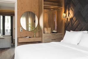 2 bedrooms, Frette Italian sheets, premium bedding, memory foam beds