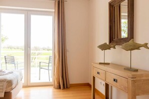 2 bedrooms, iron/ironing board, Internet, bed sheets
