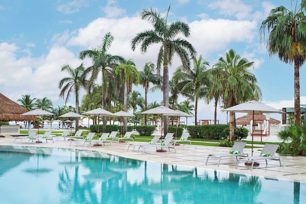 9 outdoor pools, cabanas (surcharge), pool umbrellas