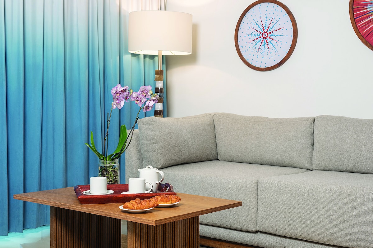 1 kamar tidur, seprai premium, minibar, dan brankas