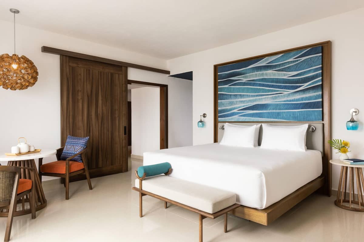 1 kamar tidur, seprai premium, minibar, dan brankas