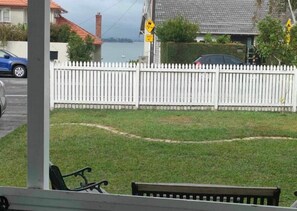 Property grounds - ✨3 Bdrm Guest Suite in 1920s Bungalow, North Shore (Auckland)