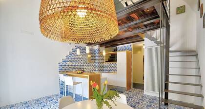 Casa Fioretta: A graceful two-story apartment situated at a short distance from the beach, with Free WI-FI.