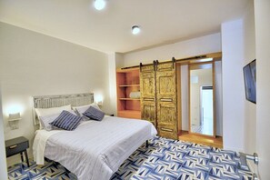 2 bedrooms, iron/ironing board, free WiFi, bed sheets - Casa Fioretta: A graceful two-story apartment situated at a short distance from the beach, with Free WI-FI. (Vietri sul mare)