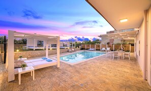 Outdoor pool, a heated pool - Allas Villa Heated Pool (Georgioupoli)