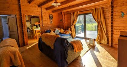 Superb Spacious country cabin* *electric hot tub** log burner**Isle of Anglesey