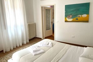 3 bedrooms, iron/ironing board, WiFi, bed sheets - Ca'Giulia - Charming large apt in the Sestiere of Cannaregio (Venezia)