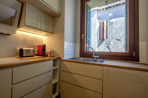 Refrigerador, microondas, horno y lavavajillas 