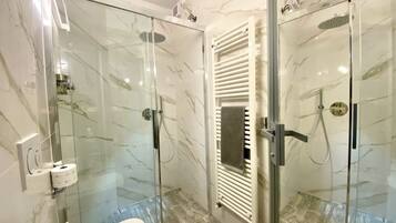 Regadera, regadera tipo lluvia, secadora de cabello, bidet