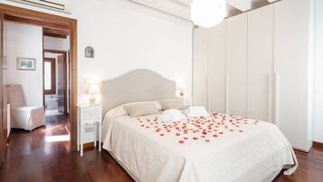 4 slaapkamers, een strijkplank/strijkijzer, wifi, beddengoed
