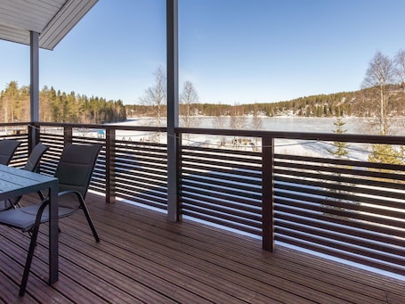 Property grounds. Hallan karhu b, paritalo by Interhome