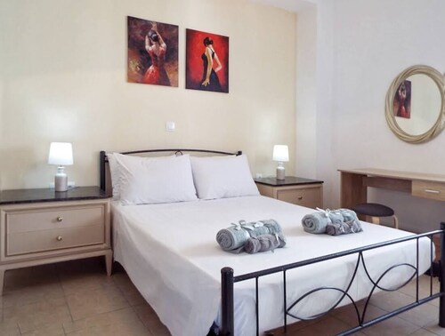 Aether Luxury Apartment Pera Gialos