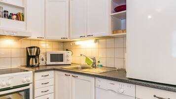 Réfrigérateur, micro-ondes, lave-vaisselle