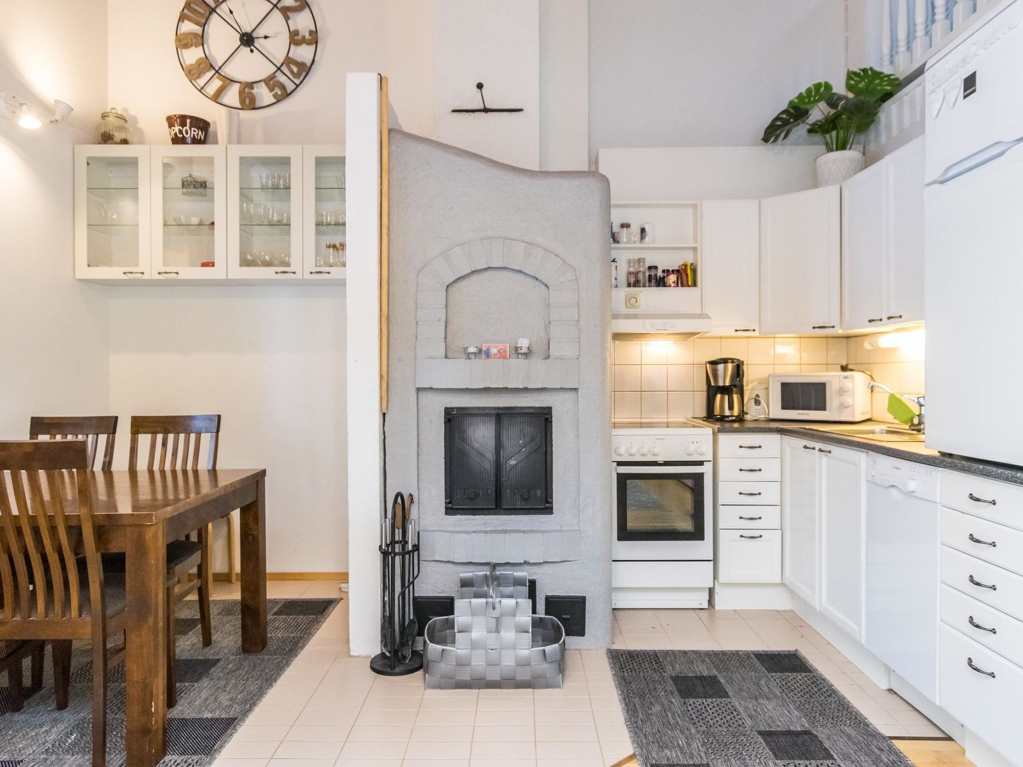 Réfrigérateur, micro-ondes, lave-vaisselle