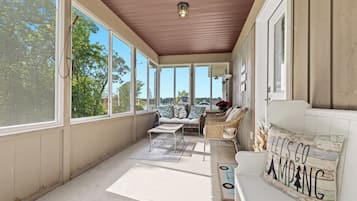 Smart TV, DVD player, books