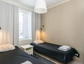 2 bedrooms, free Internet