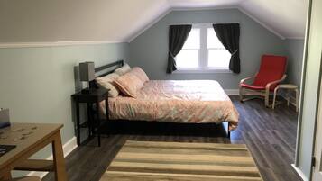 4 bedrooms, desk, iron/ironing board, travel crib