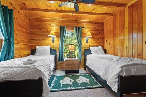 Slack Tide at Rangeley Lake Resort - with shared waterfront on Rangeley Lake