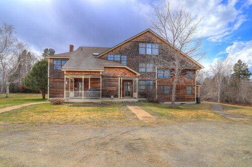Lakehouse Condo 3B | Shared Beach Access on Rangeley Lake
