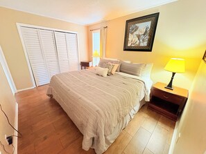 2 chambres, fer et planche à repasser, Wi-Fi gratuit, draps fournis