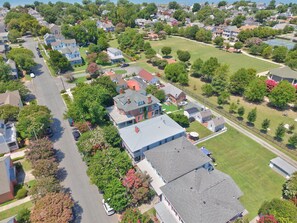 Exterior - Fins Up home- Park Views, Close to Beach, Shops (Cape Charles)