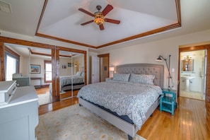 2 bedrooms, iron/ironing board, travel cot, WiFi