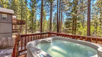 Bain à remous extérieur