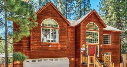 Pioneer Pines - HotTub, Pets, Foosball, 3 Fireplaces, Workspace