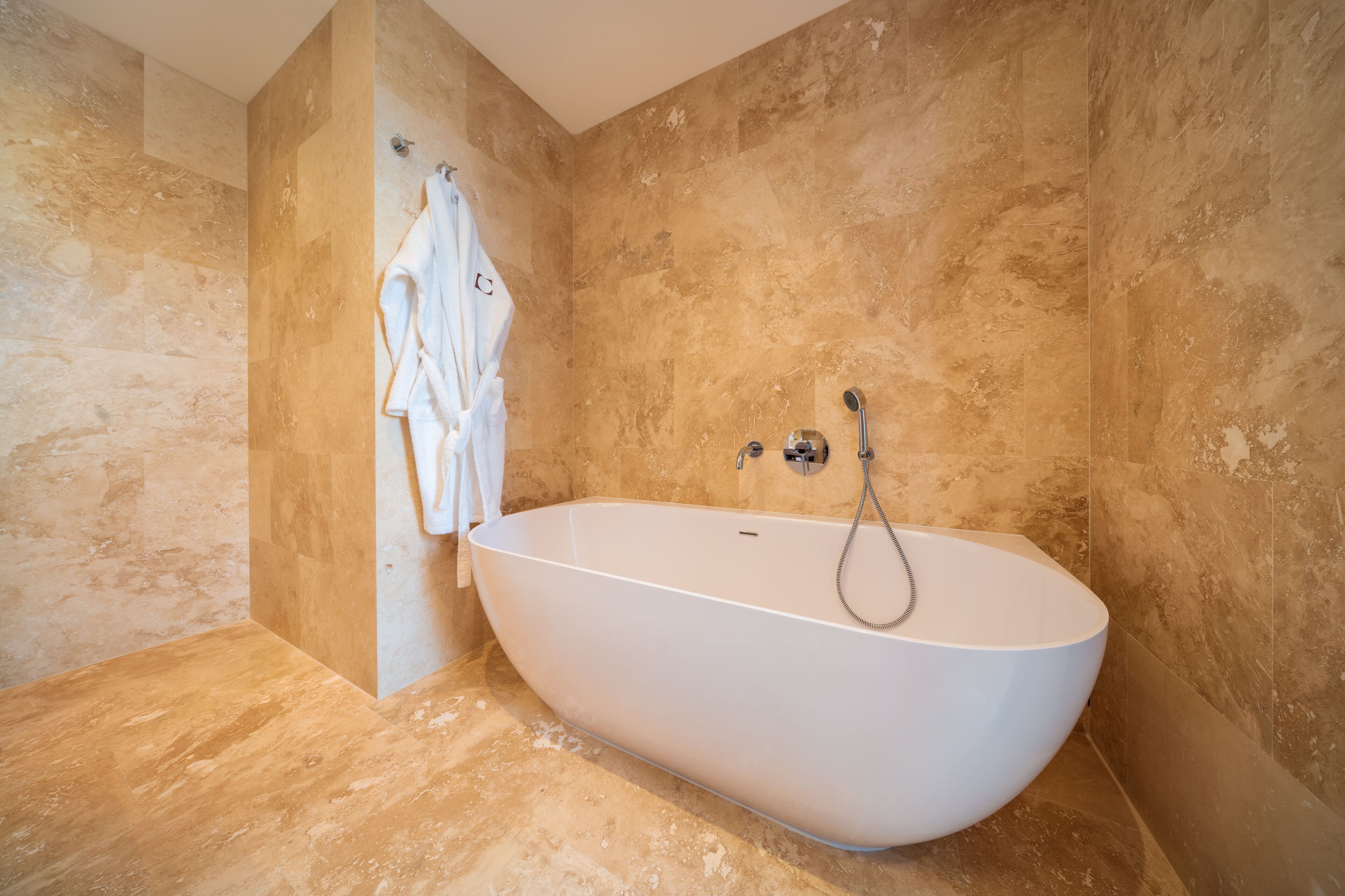 deluxe apartment, terrace | bathroom | shower, rainfall showerhead, designer toiletries, hair dryer