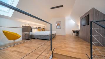 Duplex | Roupas de cama premium, camas Select Comfort, cofres nos quartos