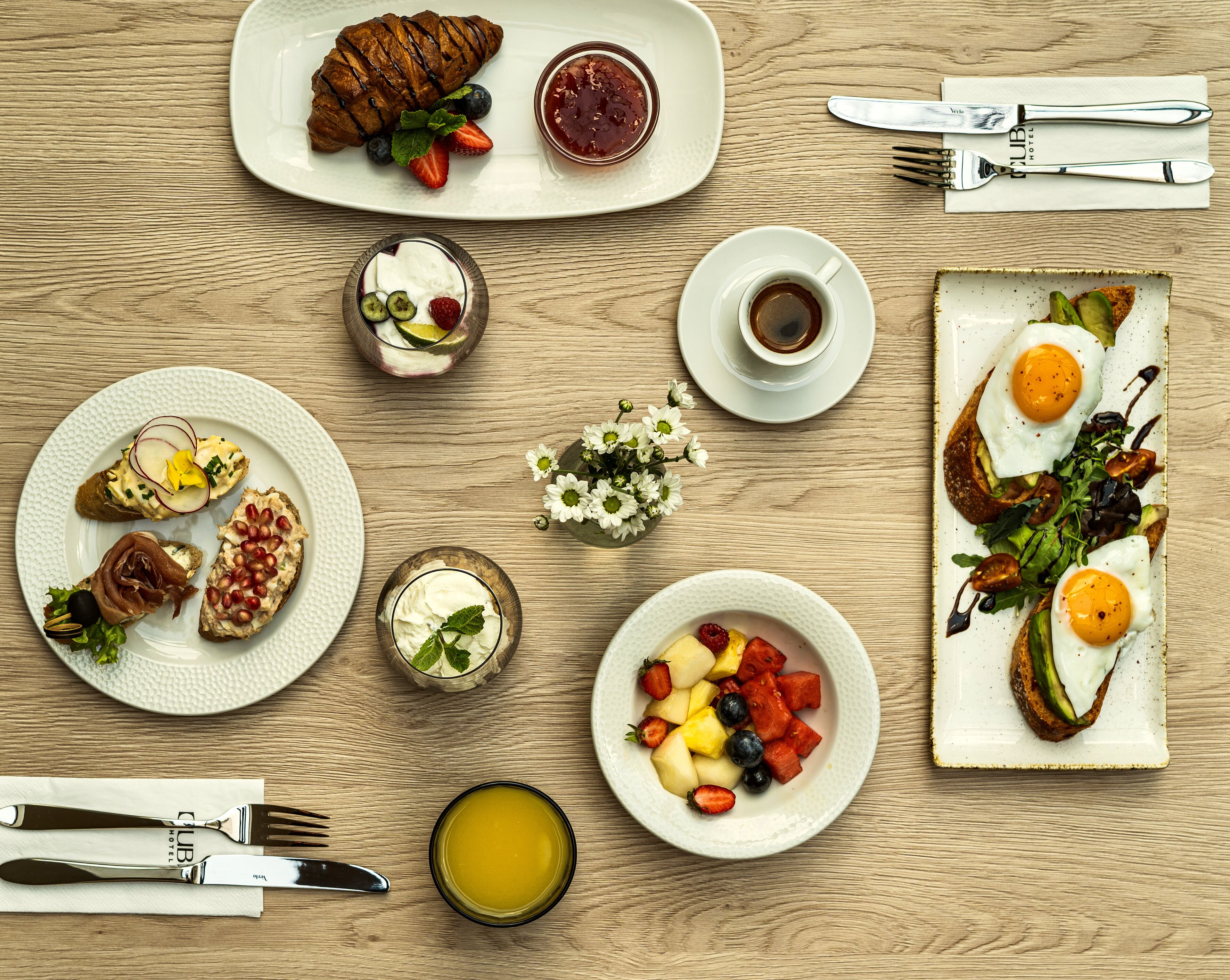 daily buffet breakfast (eur 15 per person)