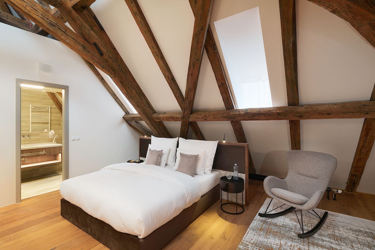 Premium bedding, Select Comfort beds, in-room safe, desk