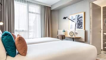 Desk, soundproofing, free cots/infant beds, free WiFi