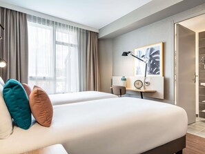 Escritorio, insonorización, cunas gratuitas y wifi gratis 